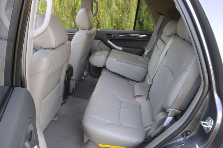  Toyota 4Runner 2006 года  (фото 16 из 50)